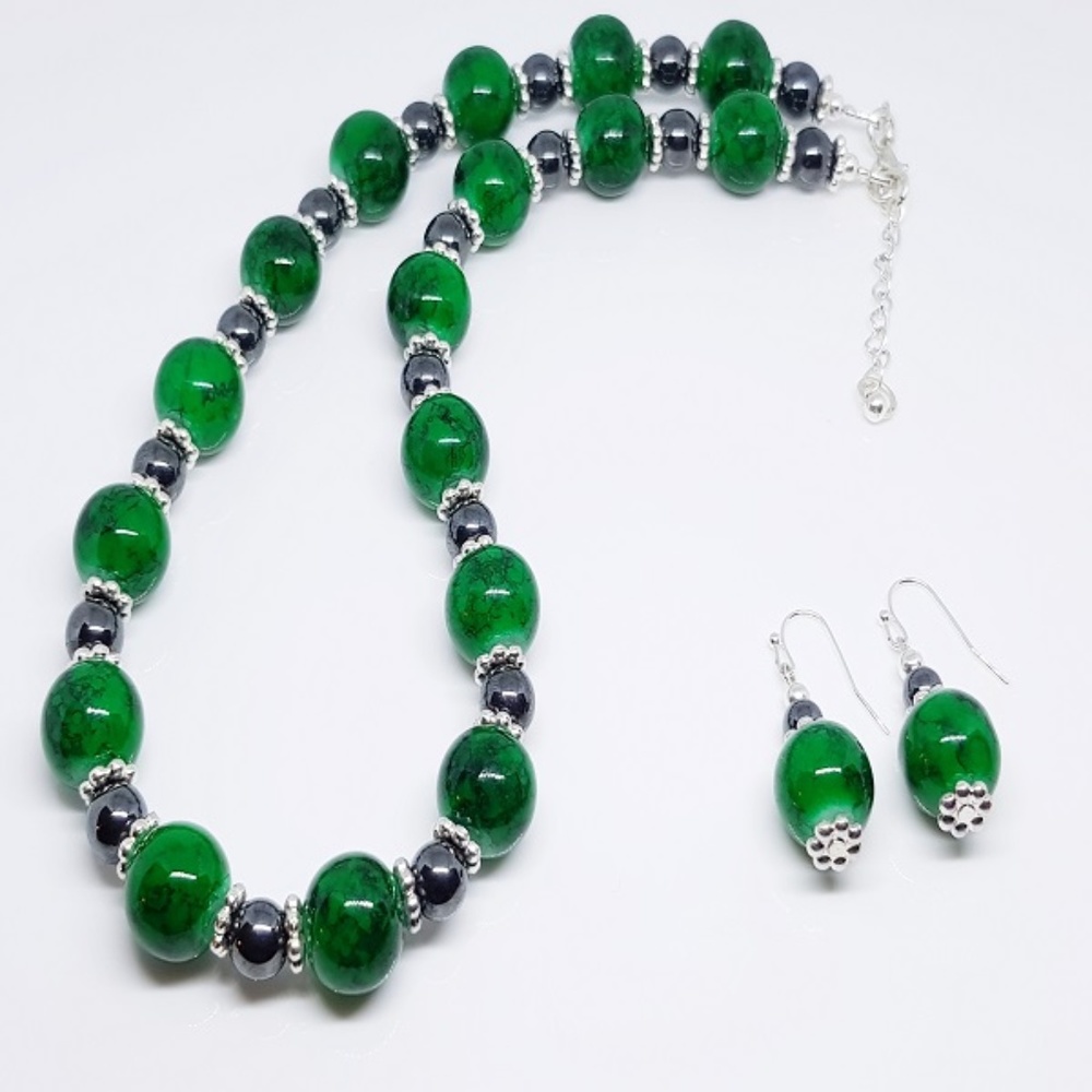Green Marbleized Round Glass Beaded Duo Set